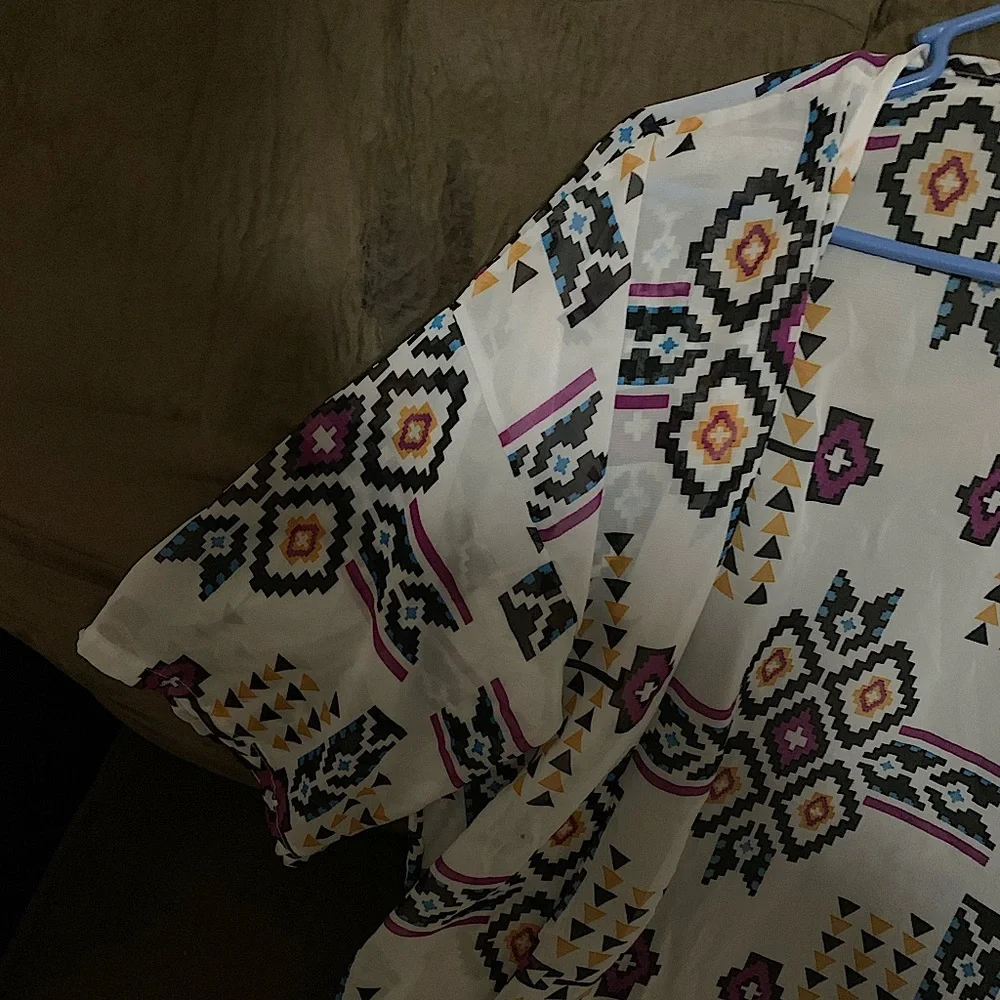 Colorful Spring Pattern Light Sweater - Picture 3 of 5